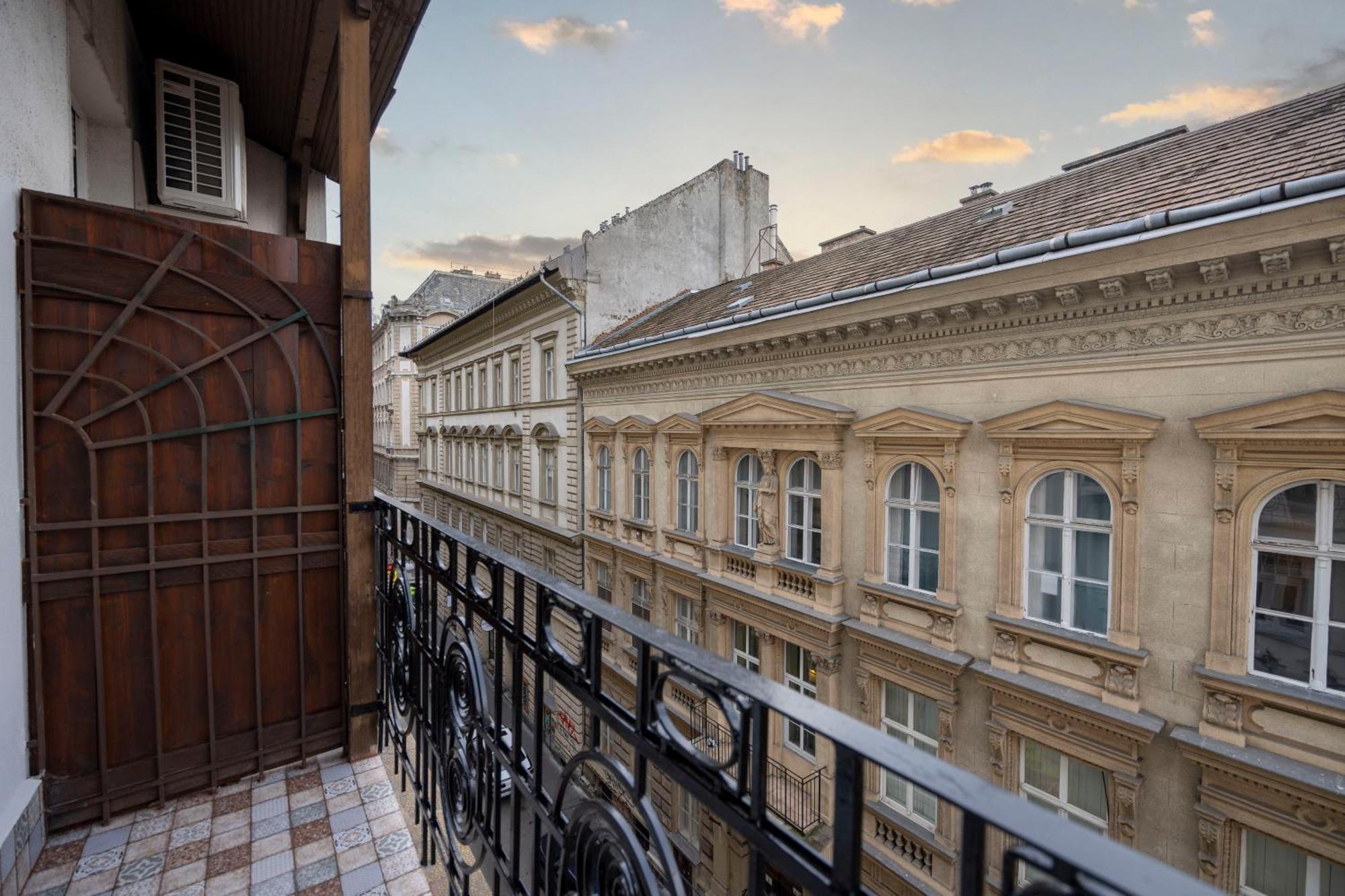 Luxurious Central 4Bedrm 3Bathrm Residence W/ Balcony Budapeszt Zewnętrze zdjęcie
